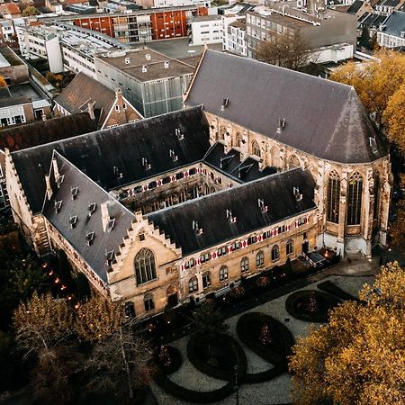 Kruisherenhotel Maastricht - Oostwegel Collection, Member Of Design Hotels Exteriör bild Aerial view of the church