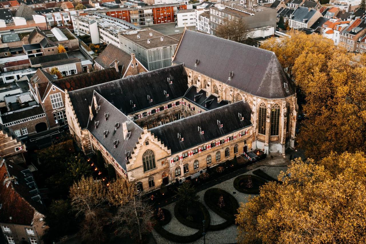 Kruisherenhotel Maastricht - Oostwegel Collection, Member Of Design Hotels Exteriör bild Aerial view of the church