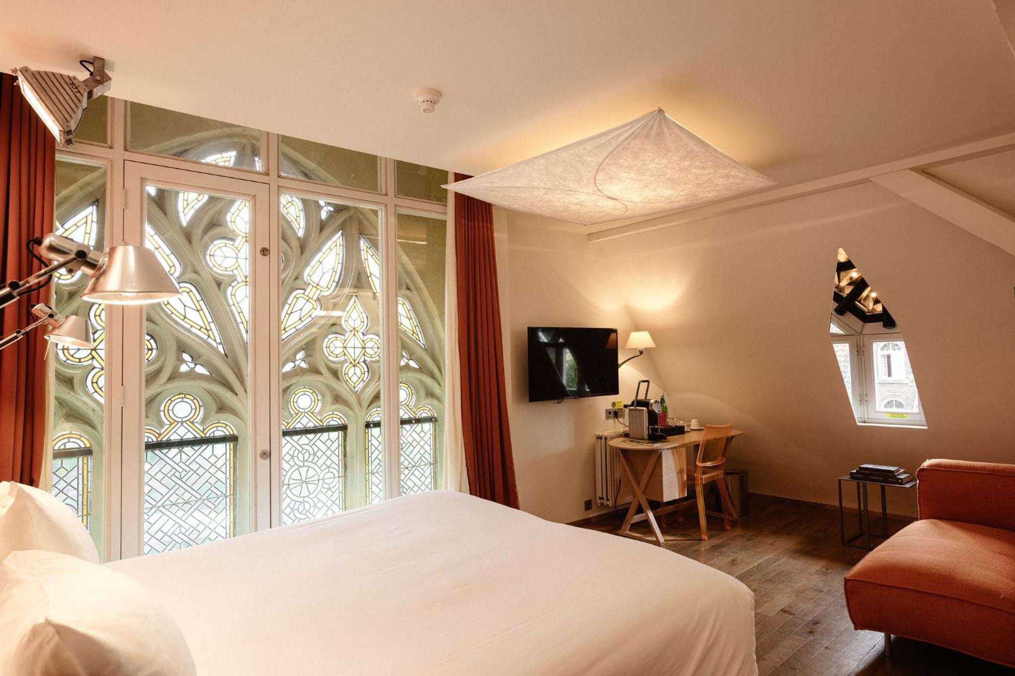 Kruisherenhotel Maastricht - Oostwegel Collection, Member Of Design Hotels Exteriör bild A room at the hotel