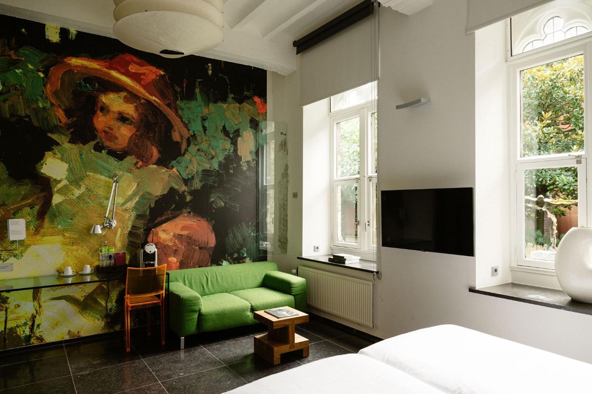 Kruisherenhotel Maastricht - Oostwegel Collection, Member Of Design Hotels Exteriör bild A room at the hotel