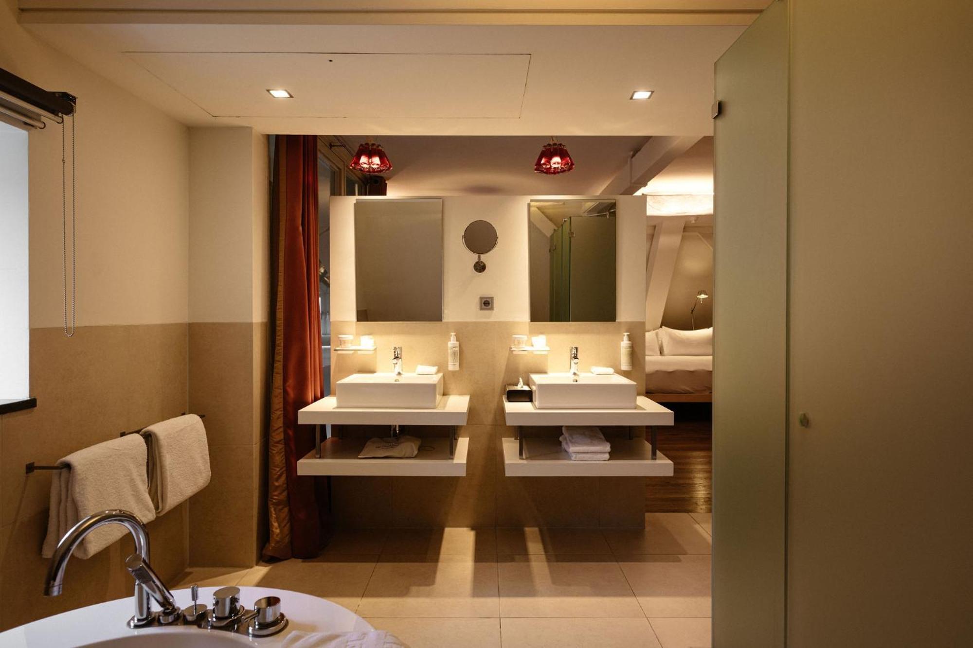 Kruisherenhotel Maastricht - Oostwegel Collection, Member Of Design Hotels Exteriör bild Bathroom