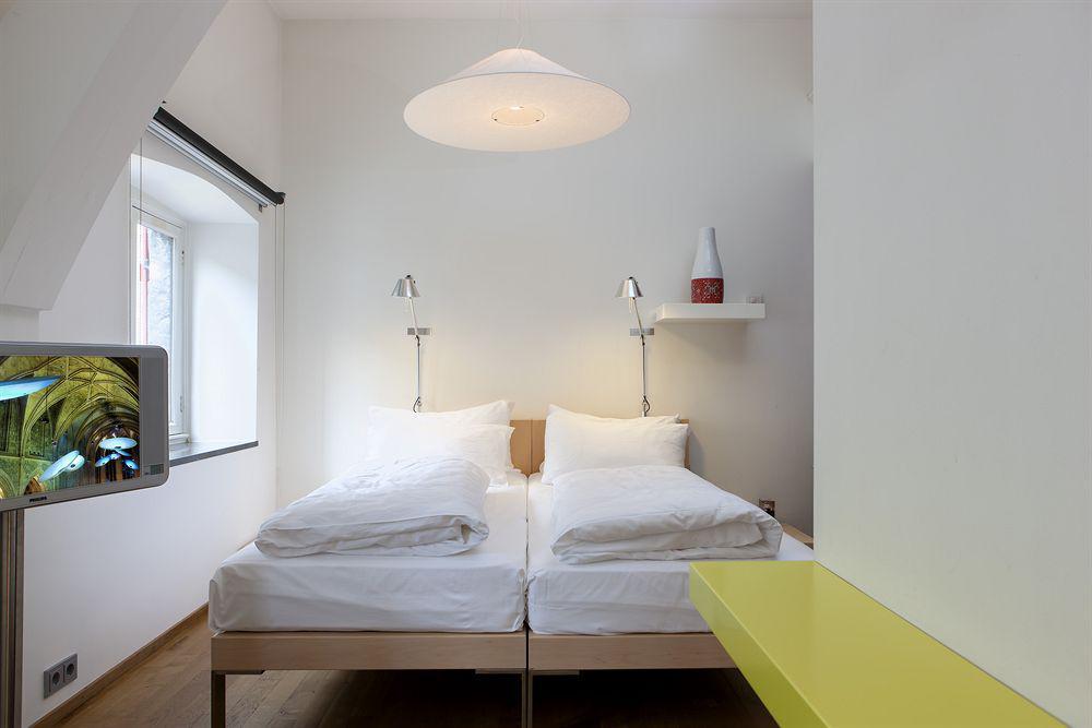 Kruisherenhotel Maastricht - Oostwegel Collection, Member Of Design Hotels Exteriör bild A room at the hotel