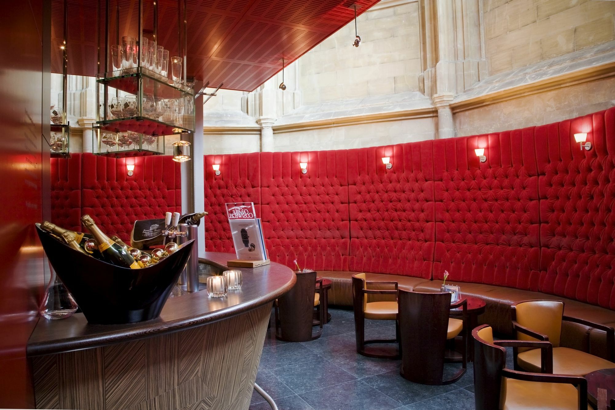 Kruisherenhotel Maastricht - Oostwegel Collection, Member Of Design Hotels Exteriör bild The bar at the London Edition